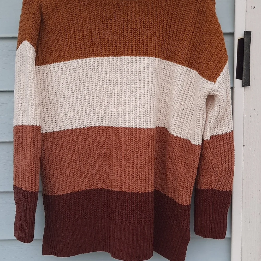 Hippee Rose Sweater - Picture 3 of 3